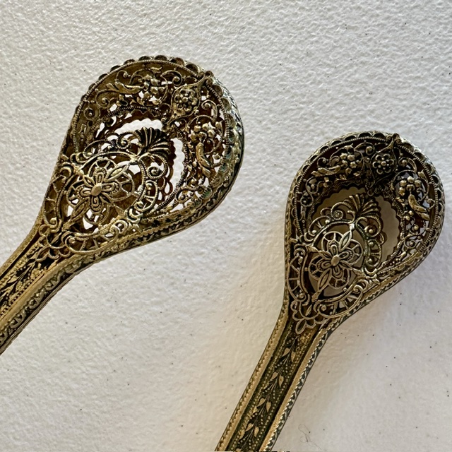 Vintage Mirror and Brush Set 3.jpeg_23244